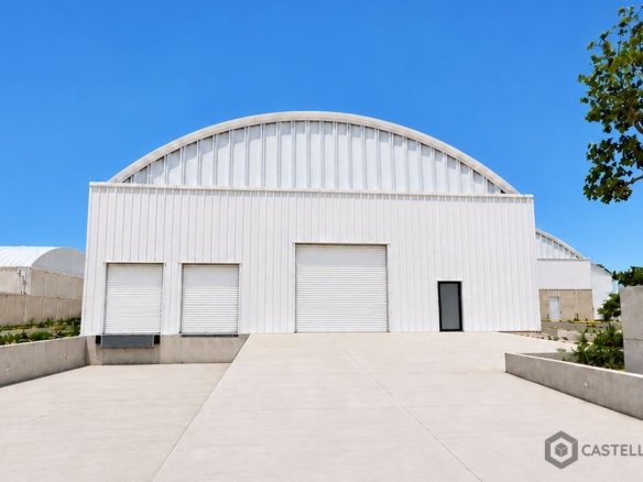 BODEGA INDUSTRIAL Y COMERCIAL NUEVA EN RENTA 1170 M2